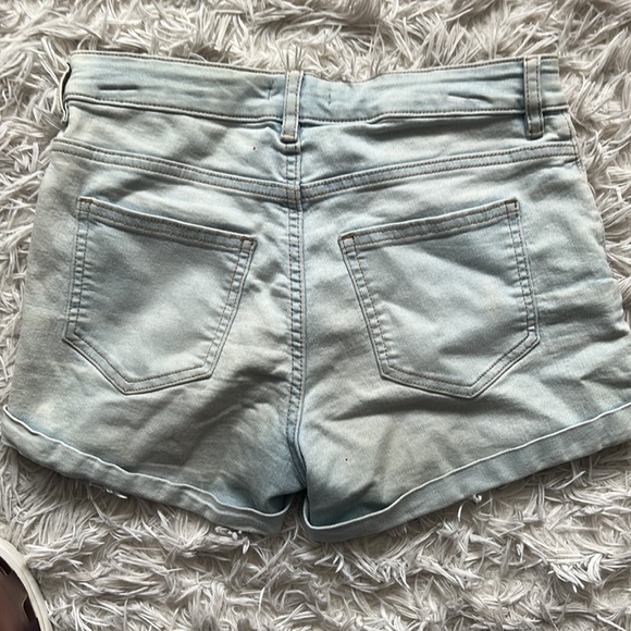 Denim short - Picture 3 of 4